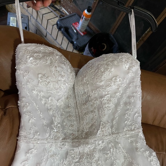 David’s Bridal Beaded Scroll & Lace Mermaid Wedding Dress - Picture 5 of 9